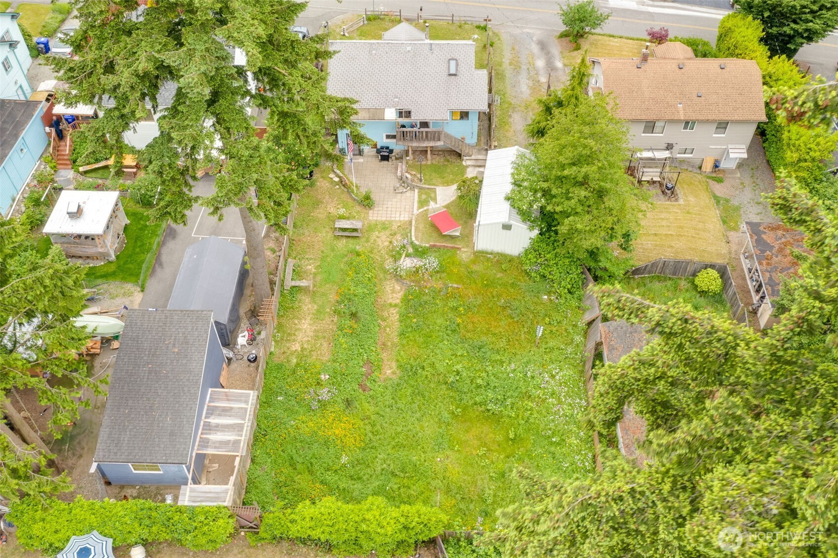 2310 Lowell Road Everett, WA 98203 - Photo 31 of 34 an aerial view of residential houses with yard