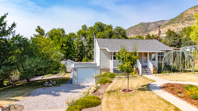 355 Aspen Way Centerville, UT 84014 - Photo 5 of 46