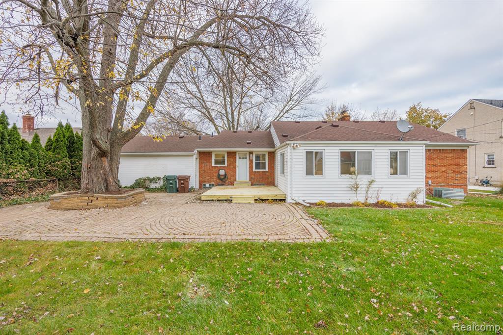1337 Torrey Road Grosse Pointe Woods, MI 48236 - Photo 29 of 31