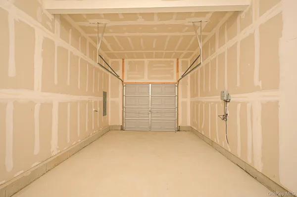 $799,000 | 6 Baldwin Court, Medford, NY 11763