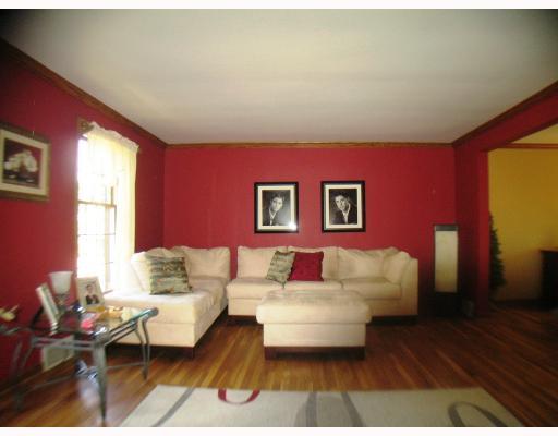 149 North Jamestown Road Coraopolis, PA 15108 - Photo 2 of 8 Living Room.