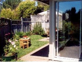 12 Chestnut Avenue San Rafael, CA 94901 - Photo 3 of 7 a view of a backyard with sitting area