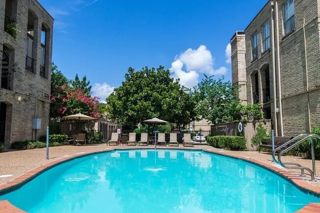 $1,100 | 4655 Wild Indigo Street, Unit 260, Houston, TX 77027