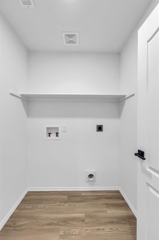 906 Thistle Circle Allen, TX 75002 - Photo 35 of 40 a view of an empty room