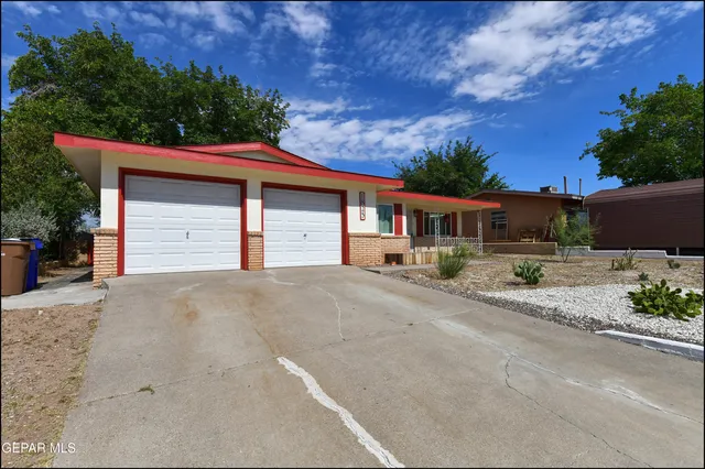 $249,500 | 1825 Coleen Avenue, Las Cruces, NM 88001