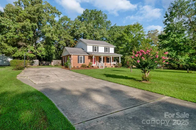 $279,000 | 2470 Country Club Drive, Lancaster, SC 29720