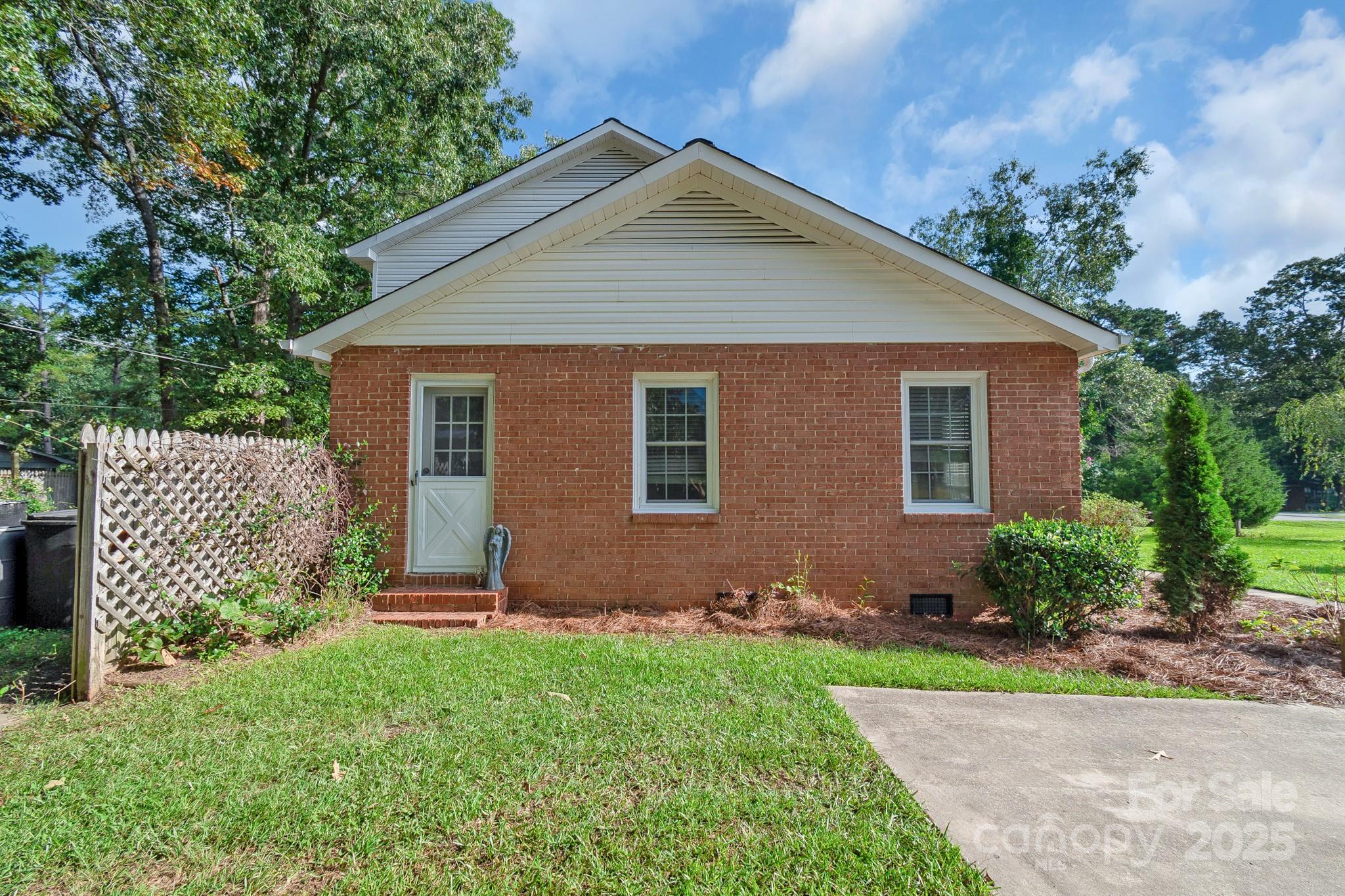 2470 Country Club Drive Lancaster, SC 29720 - Photo 11 of 48