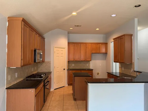 $2,600 | 1326 Greenhaven Drive, Garland, TX 75043