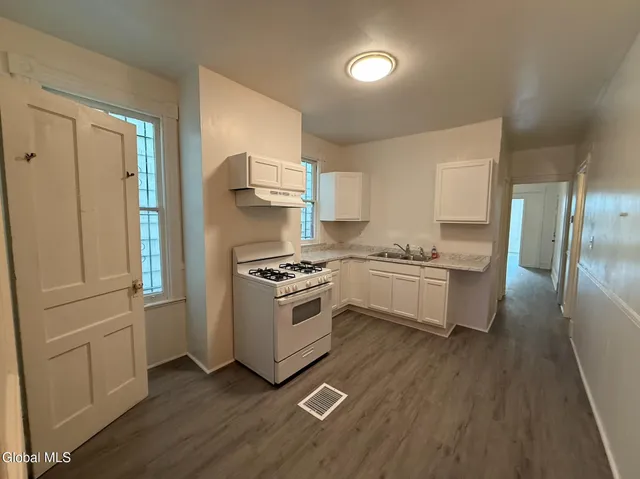 $274,900 | 517 Hamilton Street, Albany, NY 12203