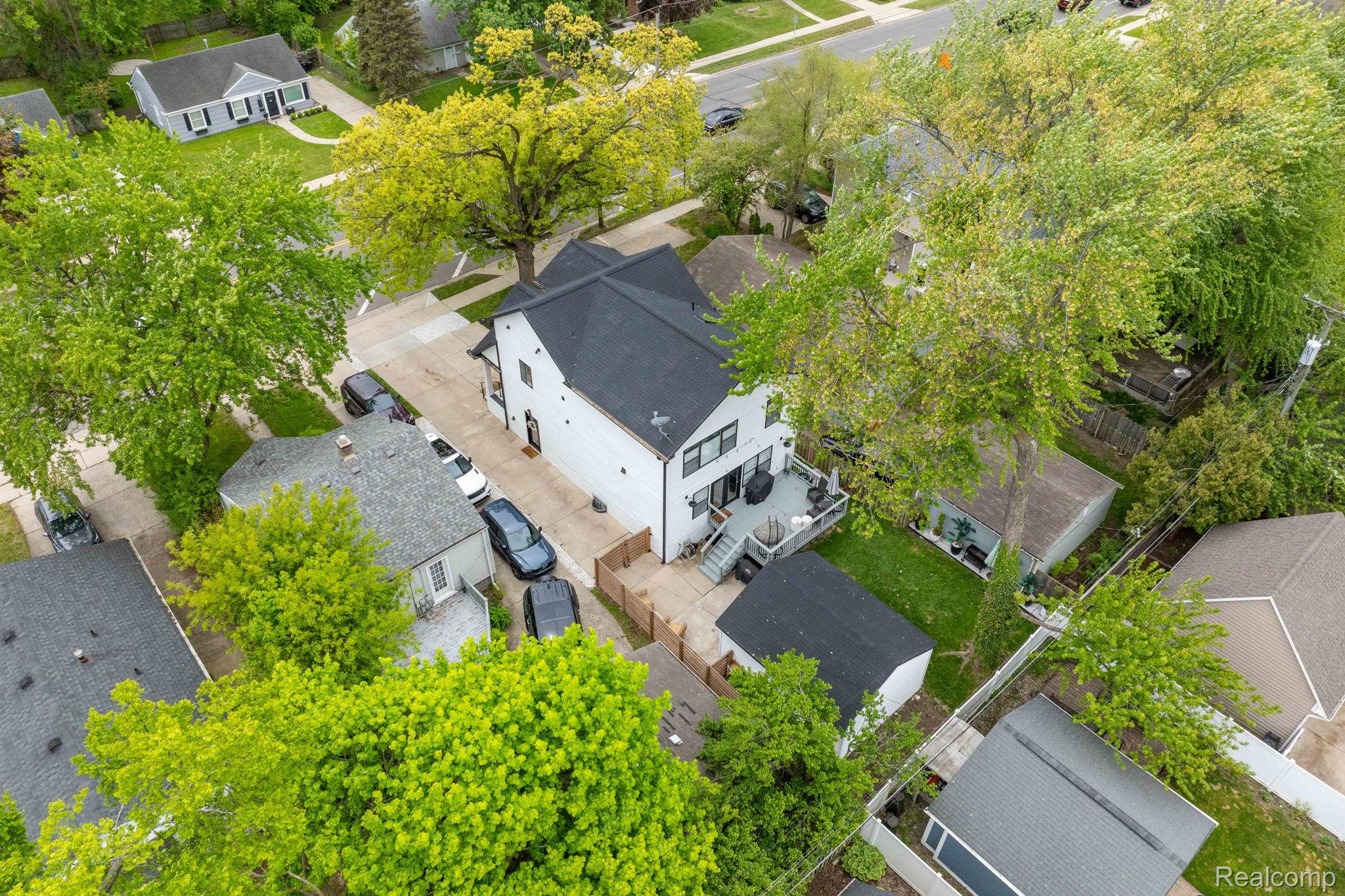 1339 East 14 Mile Road Birmingham, MI 48009 - Photo 46 of 51 Aerial view