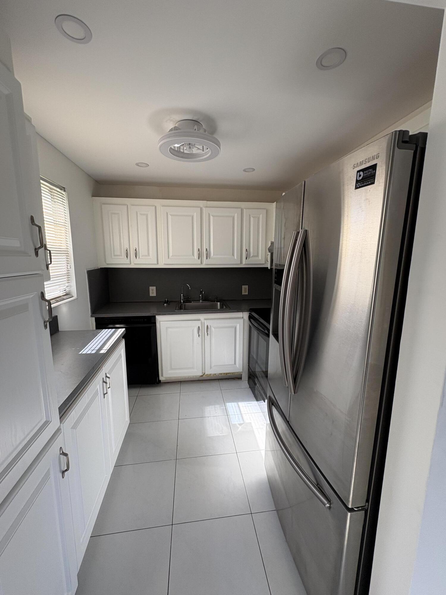 431 Mansfield F, Unit K Boca Raton, FL 33434 - Photo 3 of 10 Kitchen