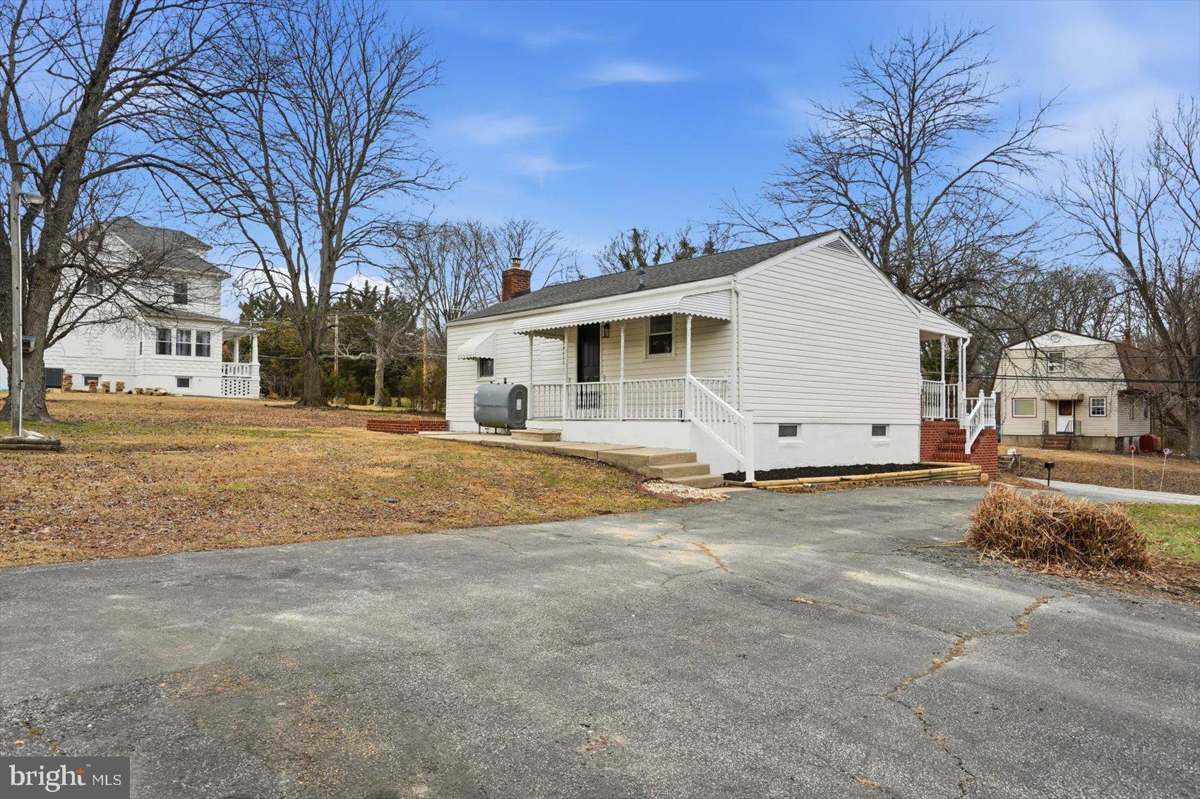 4835 Ridge Road Baltimore, MD 21237 - Photo 36 of 43 Long Driveway