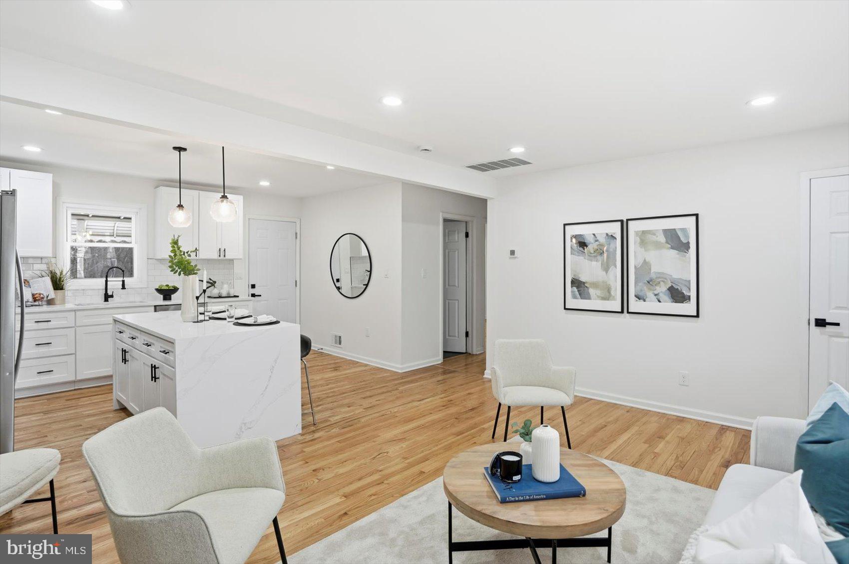 4835 Ridge Road Baltimore, MD 21237 - Photo 8 of 43 Family Room