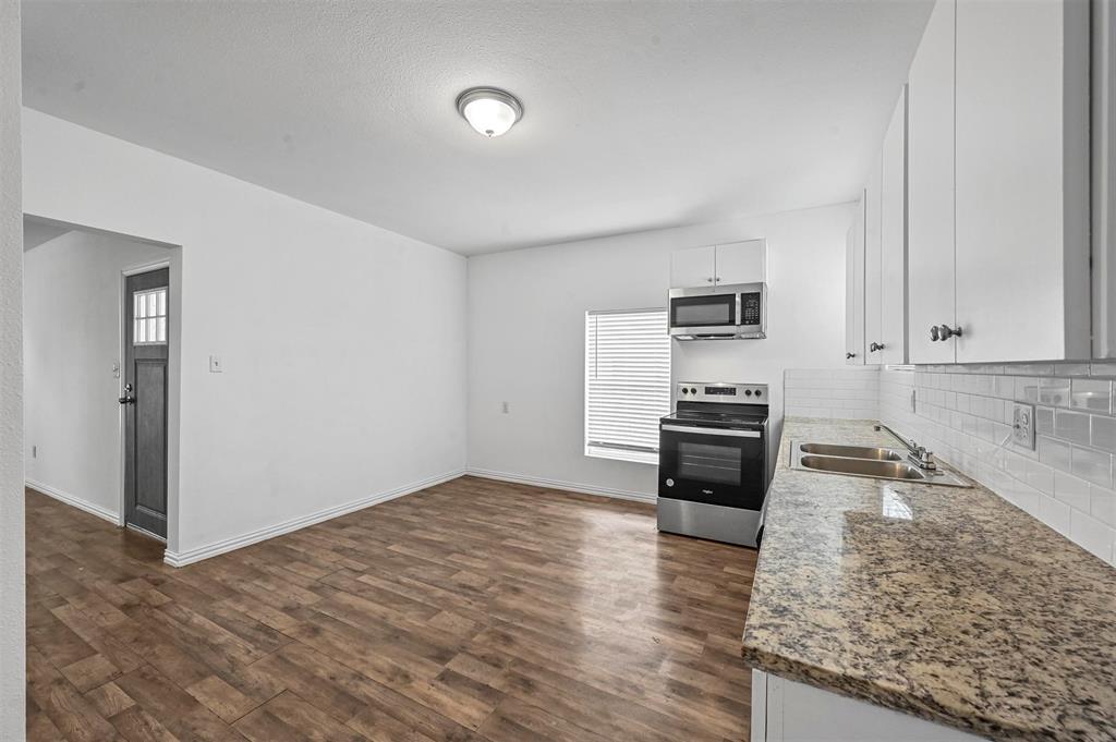 708 West Day Street Denison, TX 75020 - Photo 8 of 21