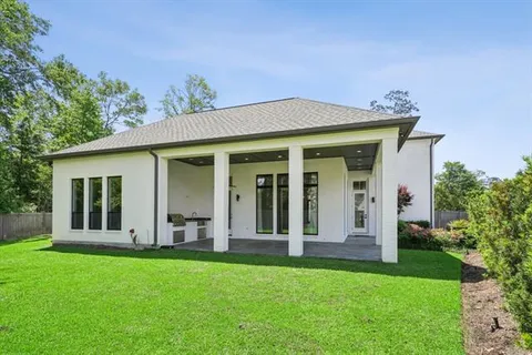 $1,325,000 | 1609 Ox Bow Lane, Covington, LA 70433