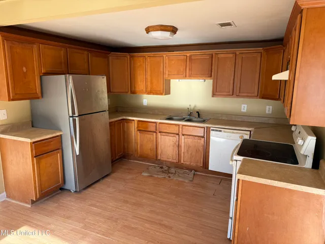 $1,350 | 10633 Woolmarket Lake Road, Biloxi, MS 39532