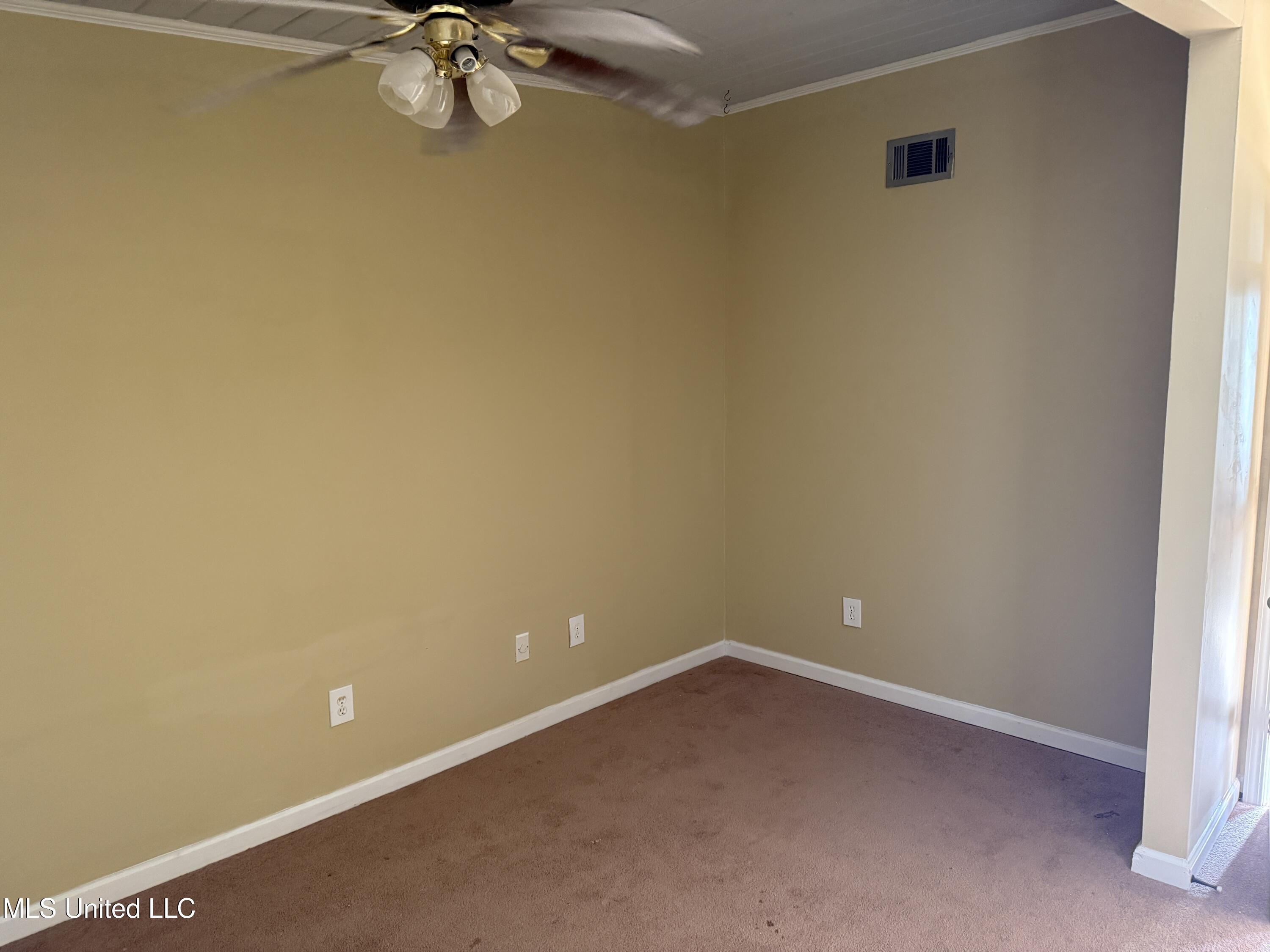 10633 Woolmarket Lake Road Biloxi, MS 39532 - Photo 7 of 11 IMG_2429