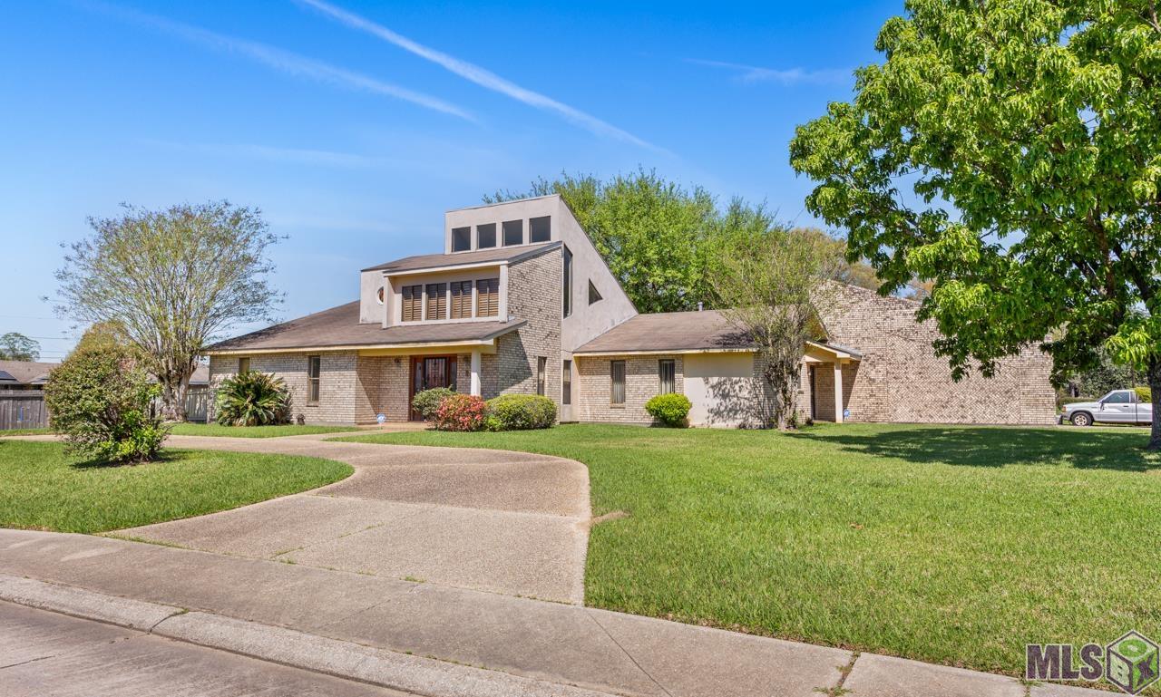 2695 Bogan Walk Baton Rouge, LA 70802 - Photo 2 of 23