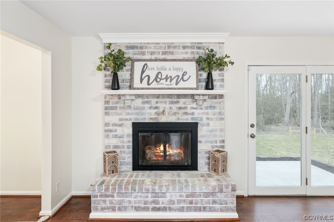 3612 Chesdin Boulevard Sutherland, VA 23885 - Photo 19 of 44 a living room with a fireplace