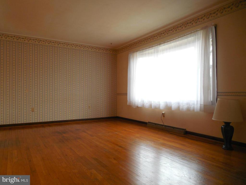 1128 Devonshire Road Lancaster, PA 17601 - Photo 4 of 13 Gallery Image 4