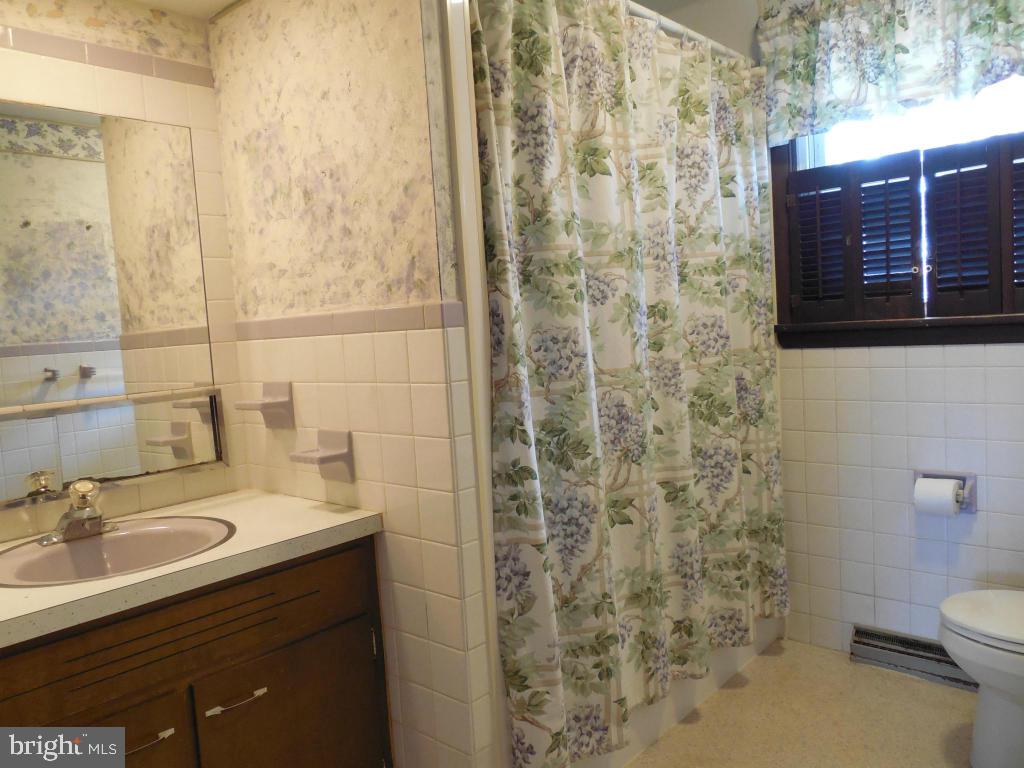 1128 Devonshire Road Lancaster, PA 17601 - Photo 10 of 13 Gallery Image 10