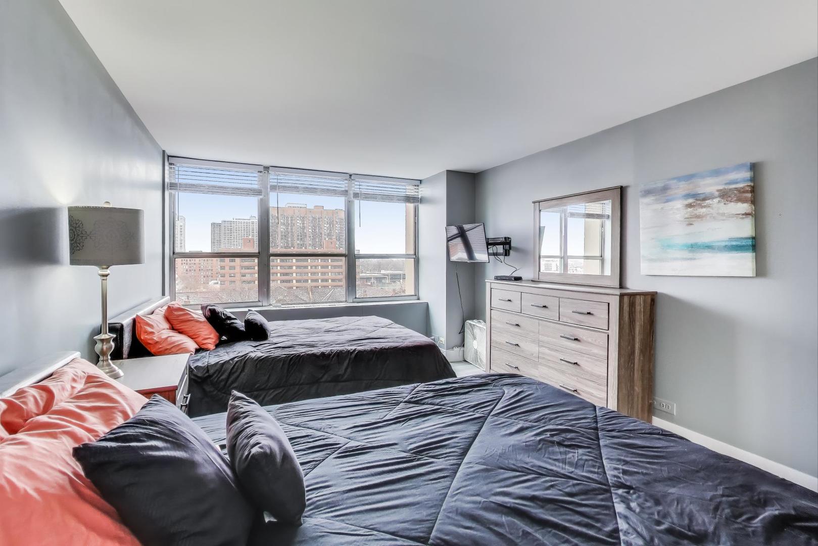 655 West Irving Park Road, Unit 814 Chicago, IL 60613 - Photo 13 of 34
