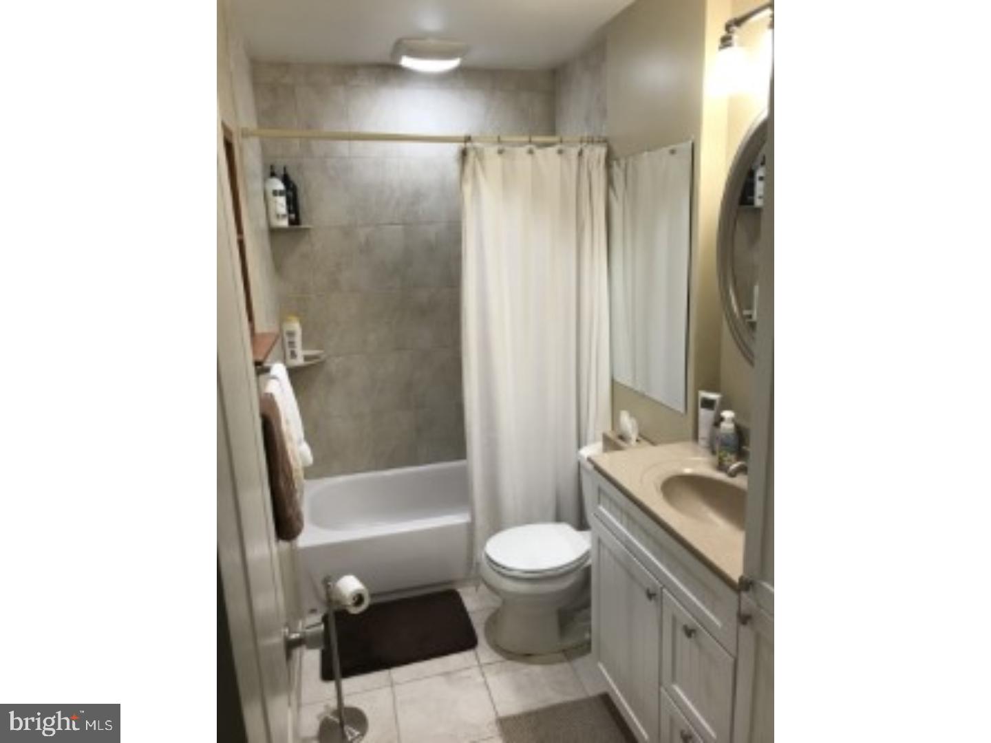 33 Hastings Road Trenton, NJ 08620 - Photo 16 of 25 Bathroom