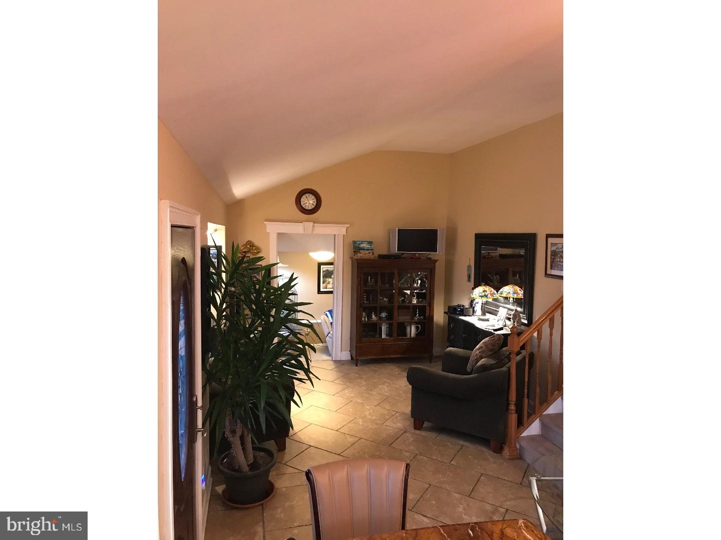 33 Hastings Road Trenton, NJ 08620 - Photo 8 of 25 Dining Room