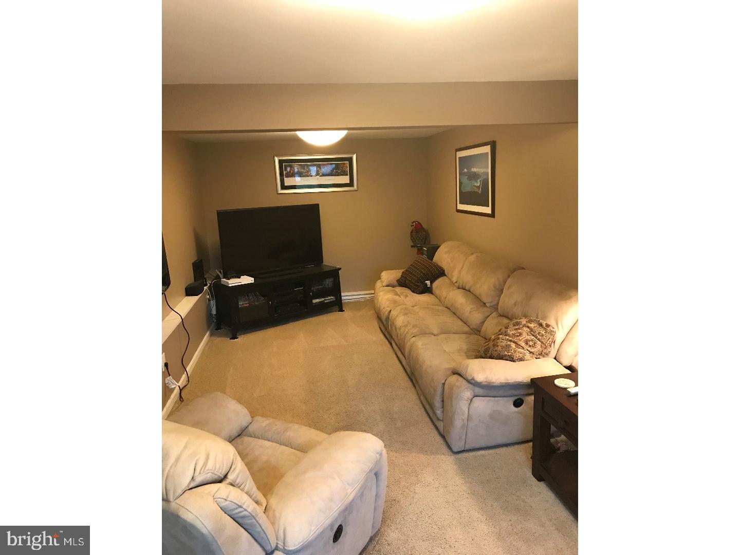 33 Hastings Road Trenton, NJ 08620 - Photo 10 of 25 Great Room