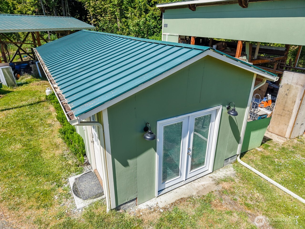 63 East Arnette Road Port Angeles, WA 98362 - Photo 10 of 40 a view of outdoor space and deck