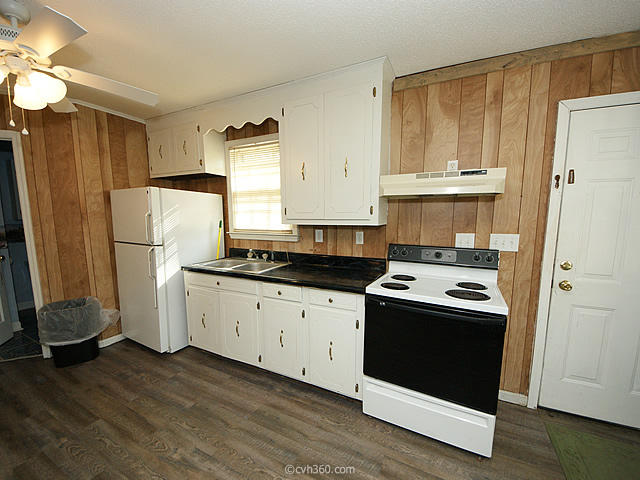 449 Carter Road Ridgeville, SC 29472 - Photo 21 of 31 Cottage Kitchenette