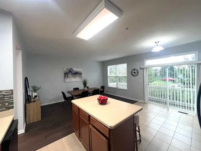 $375,000 | 56 Veneto Court, Streamwood, IL 60107