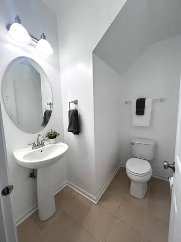 $375,000 | 56 Veneto Court, Streamwood, IL 60107