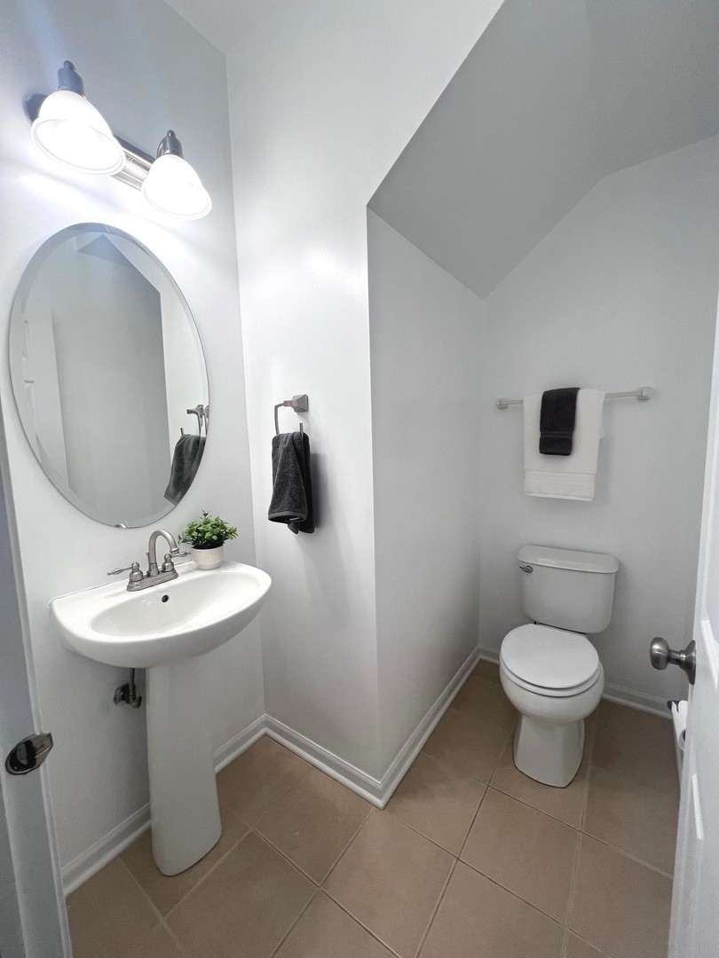 56 Veneto Court Streamwood, IL 60107 - Photo 19 of 54