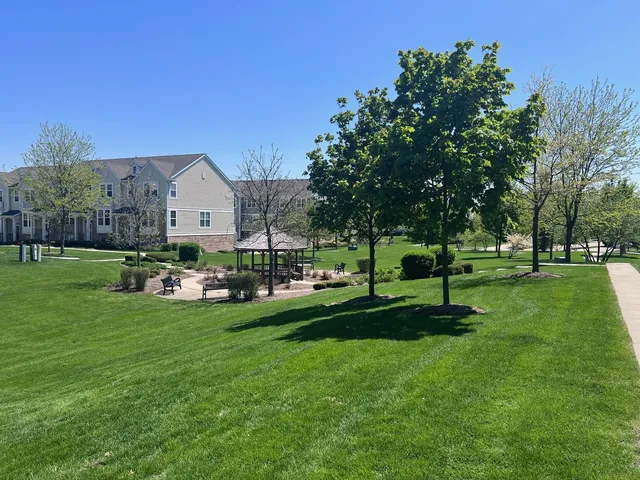 $375,000 | 56 Veneto Court, Streamwood, IL 60107