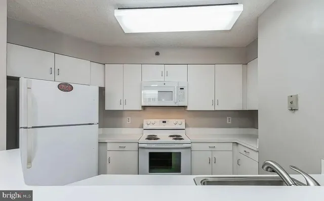 $3,000 | 1230 23rd Street Northwest, Unit 818, Washington, DC 20037