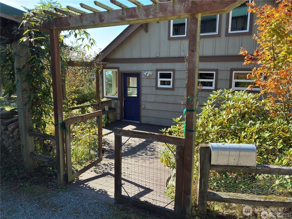 4957 Scurlock Road Freeland, WA 98249 - Photo 4 of 20