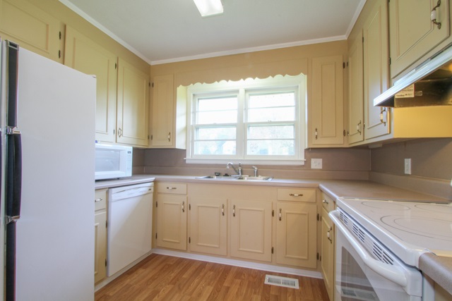 2208 Flat Rock Road Starr, SC 29684 - Photo 17 of 25