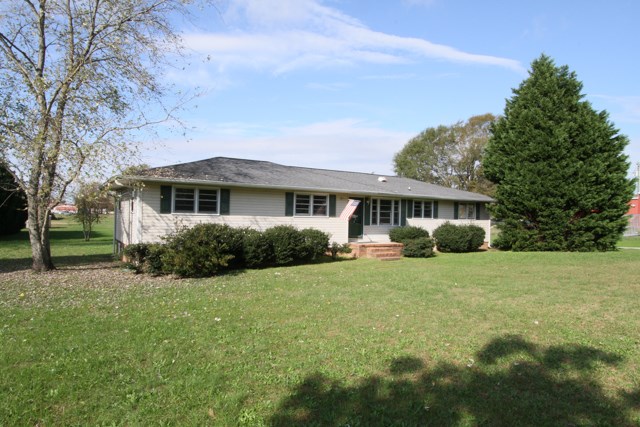 2208 Flat Rock Road Starr, SC 29684 - Photo 2 of 25