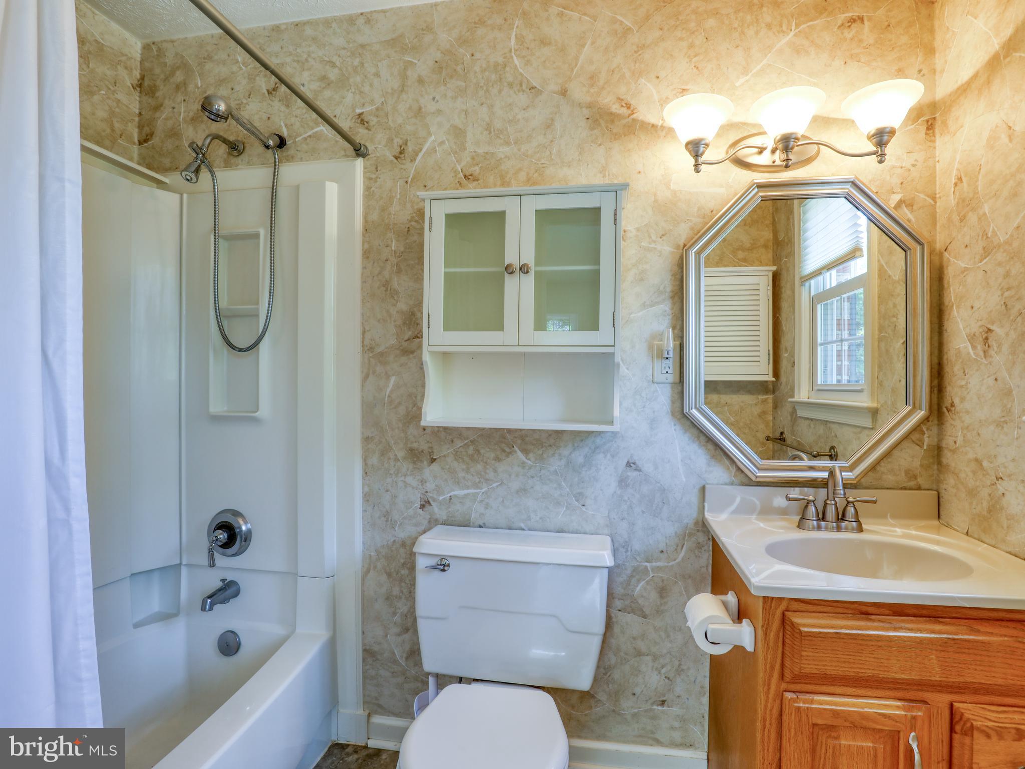 104 Forest Ridge Road Winchester, VA 22602 - Photo 18 of 46 Primary Bath