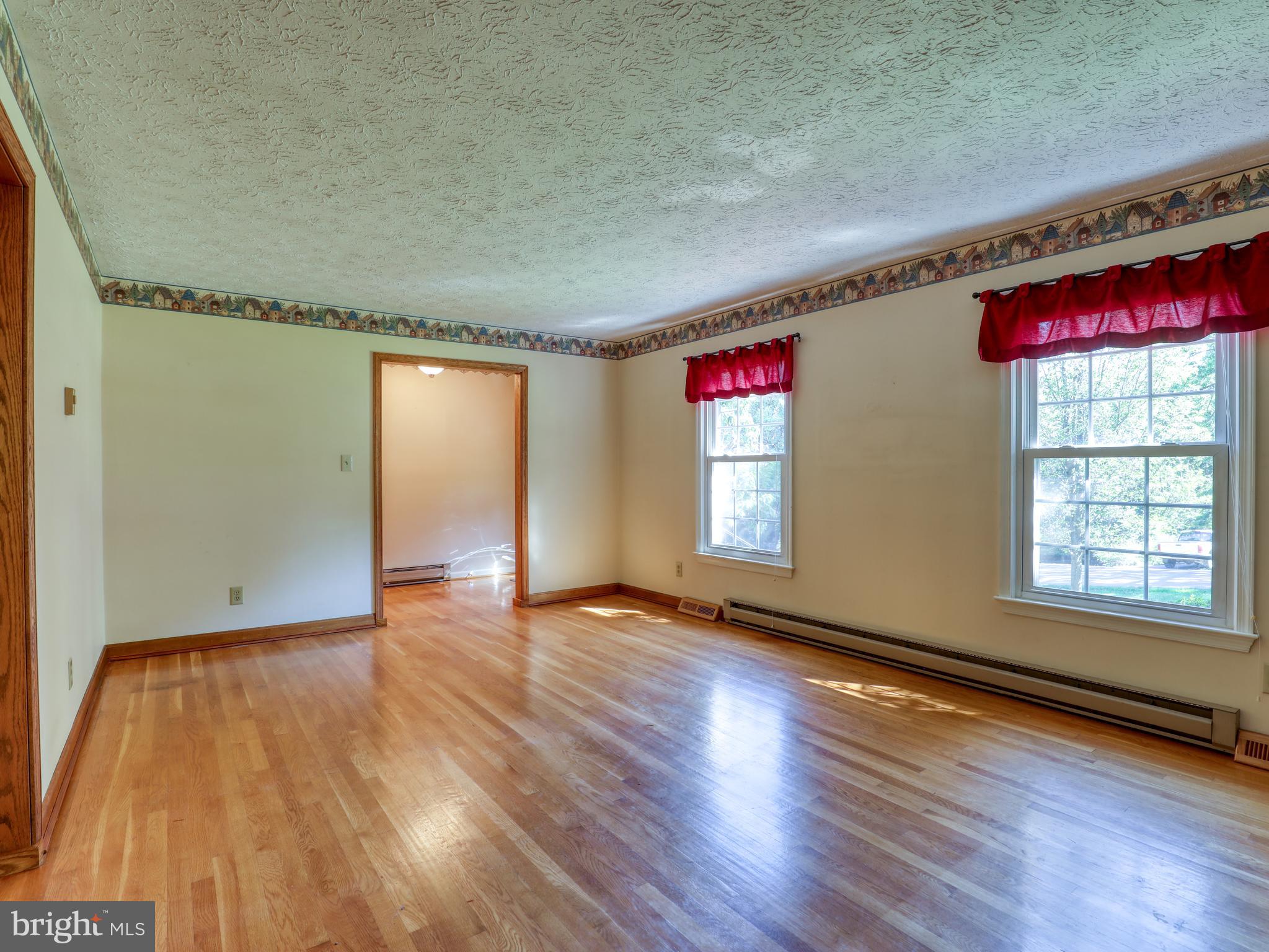 104 Forest Ridge Road Winchester, VA 22602 - Photo 5 of 46 Living room