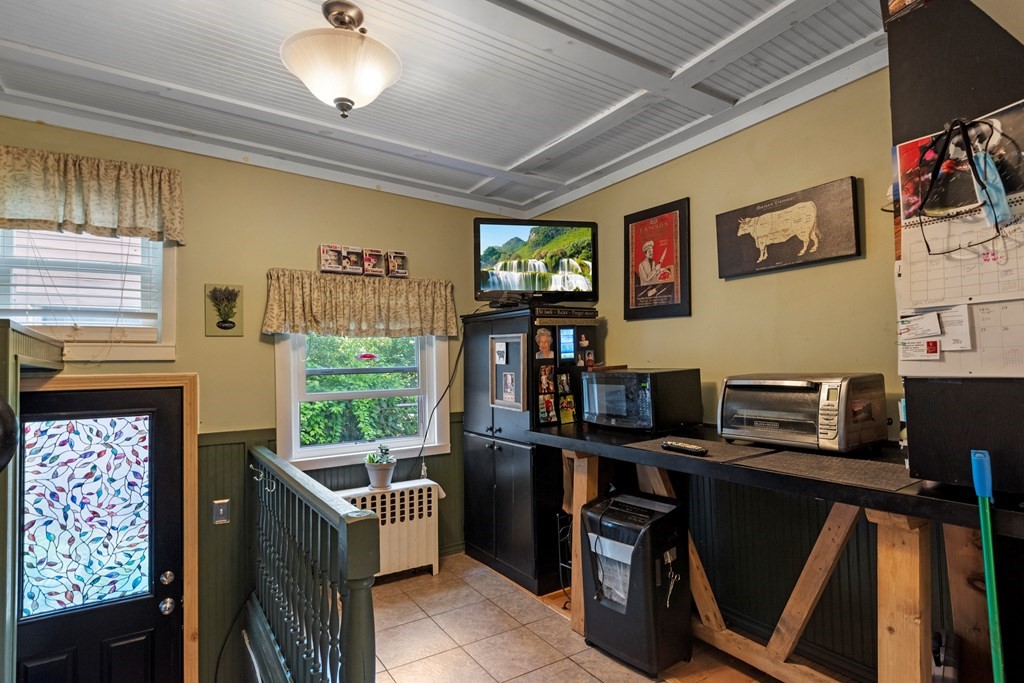 41 Spring Street Stoneham, MA 02180 - Photo 15 of 37