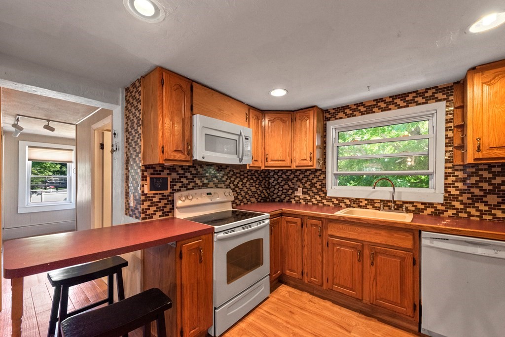 41 Spring Street Stoneham, MA 02180 - Photo 27 of 37