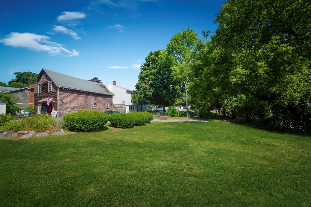 41 Spring Street Stoneham, MA 02180 - Photo 6 of 37