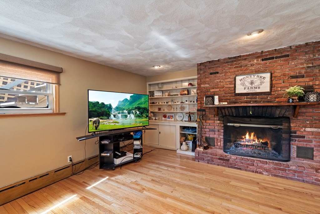 41 Spring Street Stoneham, MA 02180 - Photo 9 of 37