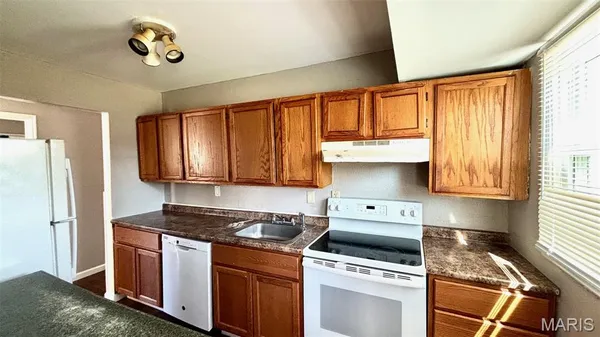 $1,500 | 204 Tay Road, St. Louis, MO 63137