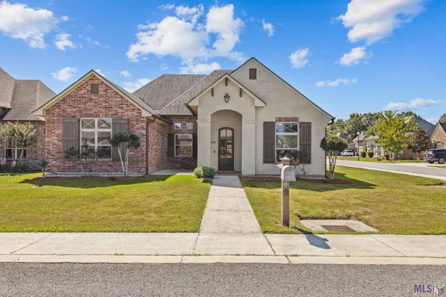 $2,625 | 100 Flora Springs, Youngsville, LA 70592