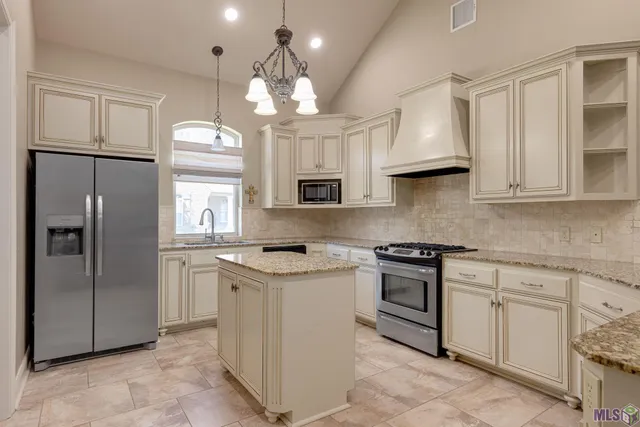 $2,625 | 100 Flora Springs, Youngsville, LA 70592