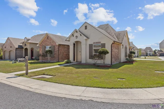 $2,625 | 100 Flora Springs, Youngsville, LA 70592