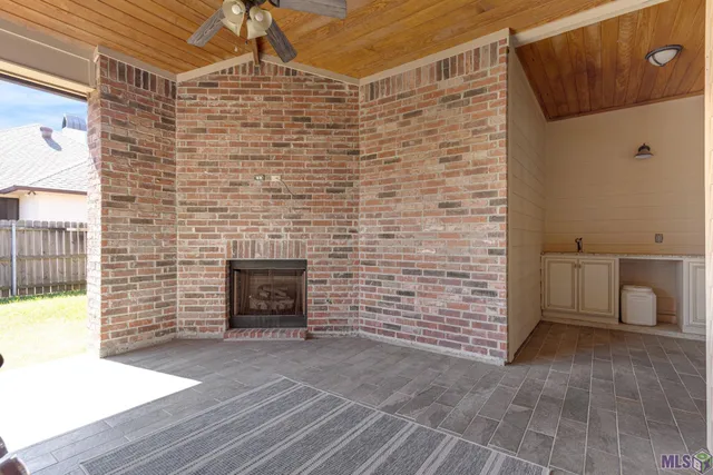 $2,625 | 100 Flora Springs, Youngsville, LA 70592